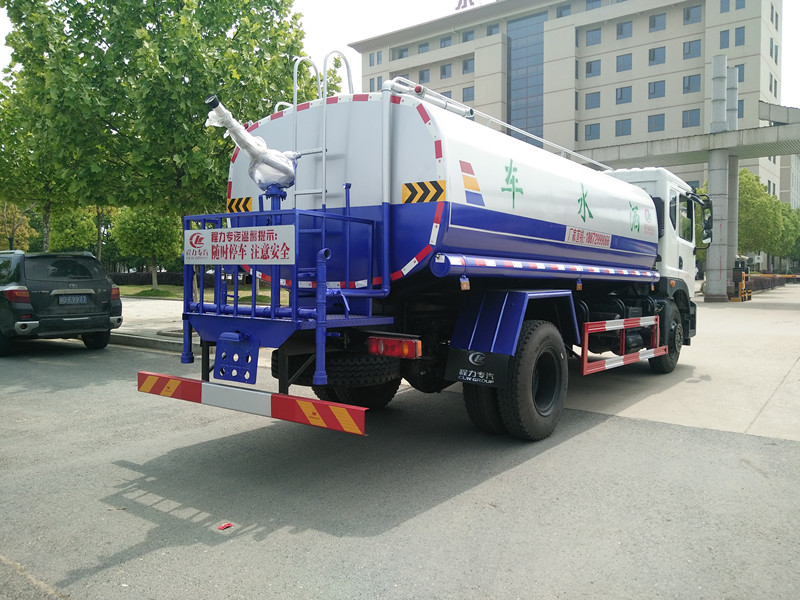 東風15噸灑水車 東風15噸灑水車