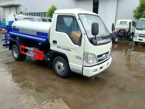 小型環(huán)衛(wèi)灑水車 小型環(huán)衛(wèi)灑水車