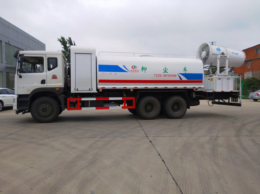 東風后雙橋多功能80-120米抑塵車 東風后雙橋多功能80-120米抑塵車