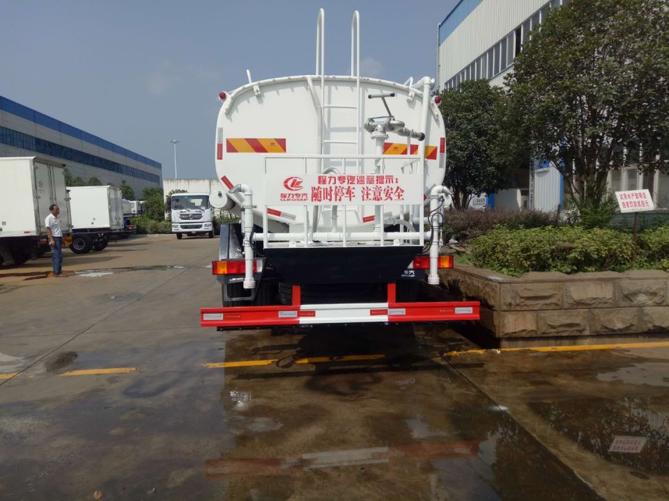 東風天龍20噸綠化灑水車價格底盤配置-東風集團公司 東風天龍20噸綠化灑水車價格底盤配置-東風集團公司