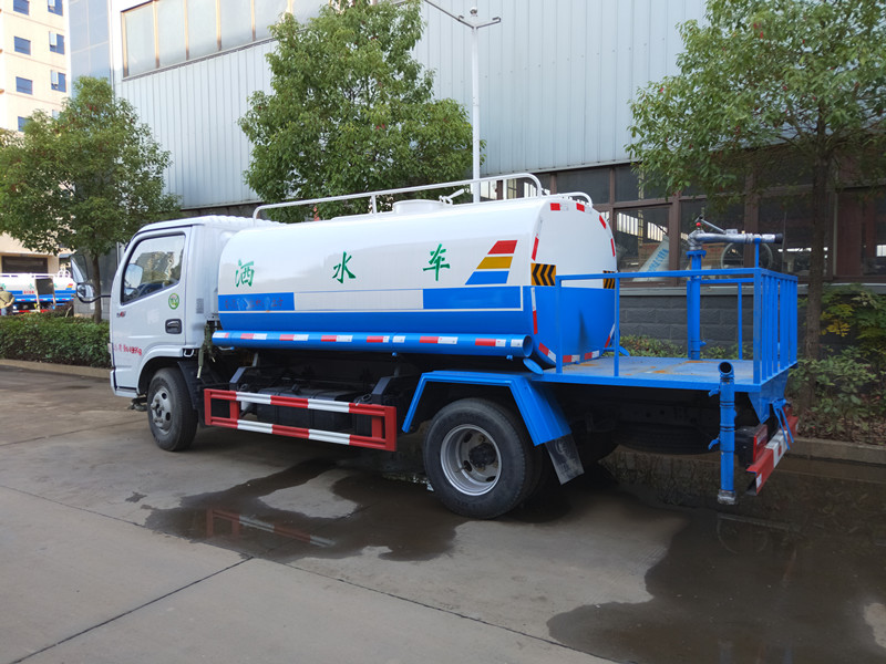 東風(fēng)多利卡D6國五5噸5方8噸灑水車 東風(fēng)多利卡D6國五5噸5方8噸灑水車