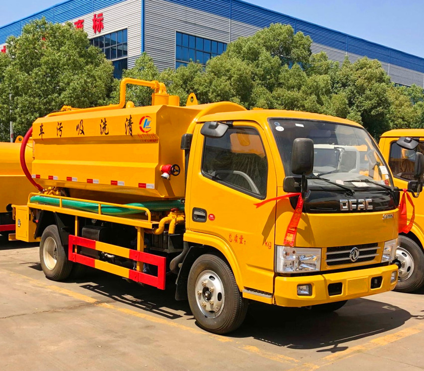 湖北東風多利卡清洗吸污車客戶提車 湖北東風多利卡清洗吸污車客戶提車