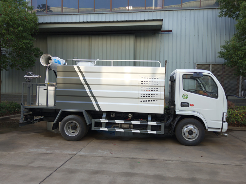 東風(fēng)小型5方多利卡綠化灑水車多少錢 東風(fēng)小型5方多利卡綠化灑水車多少錢