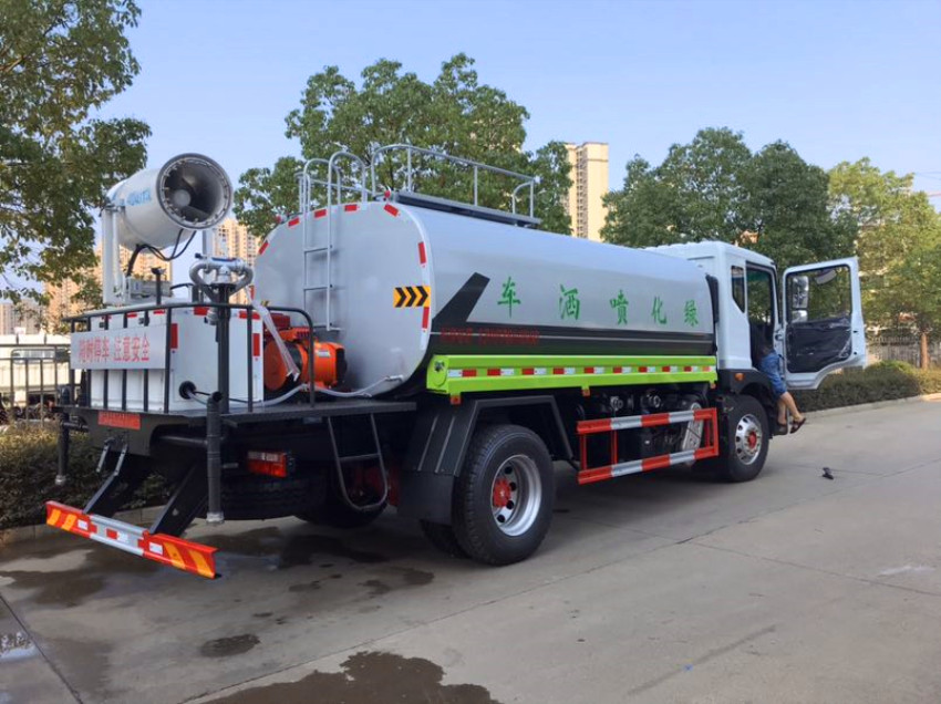 帶30米霧炮12噸灑水車多少錢-湖北程力 帶30米霧炮12噸灑水車多少錢-湖北程力
