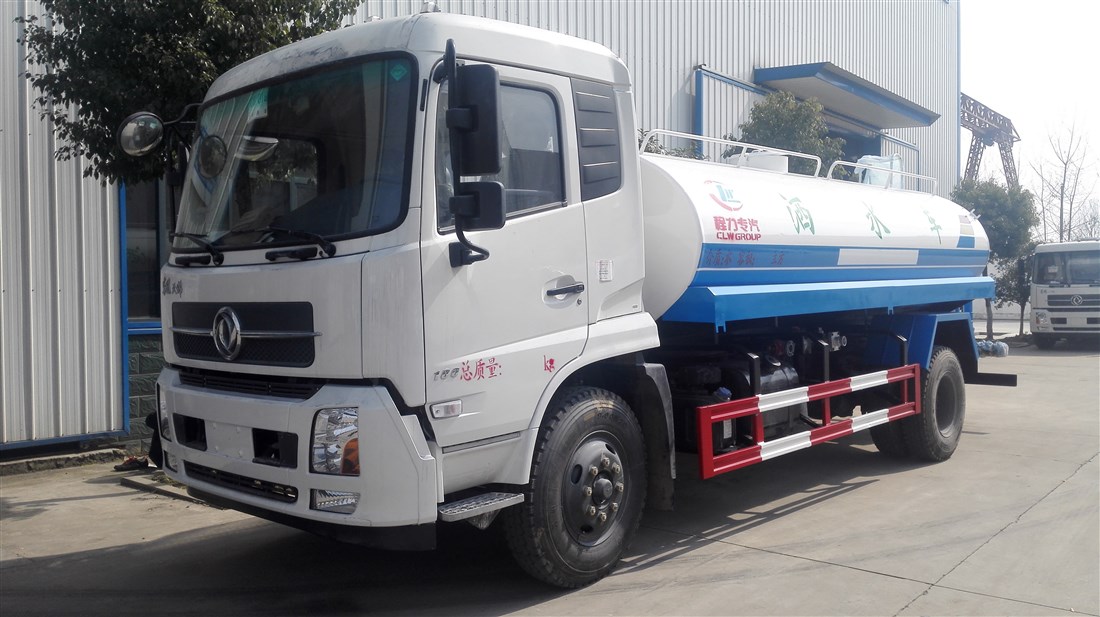 一輛全新東風(fēng)12方灑水車廠家報價多少 一輛全新東風(fēng)12方灑水車廠家報價多少