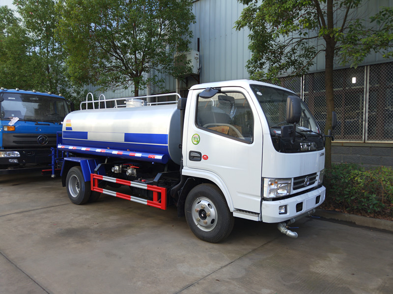 東風(fēng)5噸灑水車性價(jià)比的車型_東風(fēng)5噸灑水車價(jià)格 東風(fēng)5噸灑水車性價(jià)比的車型_東風(fēng)5噸灑水車價(jià)格