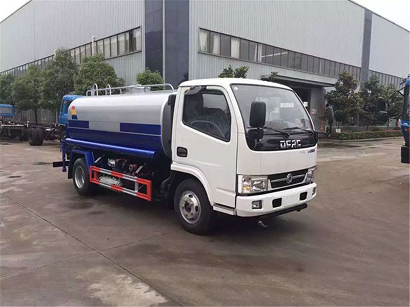 國六5噸灑水車,玉柴140馬力發(fā)動(dòng)機(jī),可加裝30米霧炮 國六5噸灑水車,玉柴140馬力發(fā)動(dòng)機(jī),可加裝30米霧炮