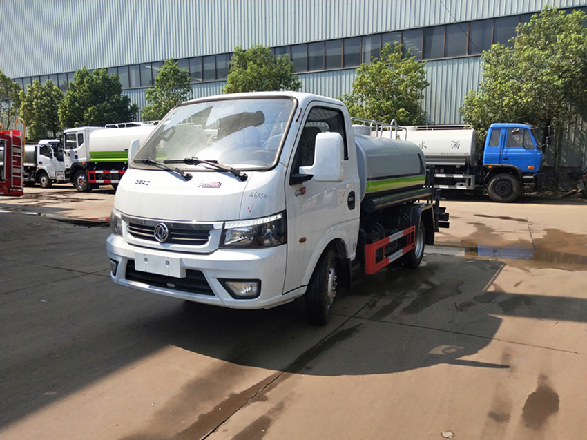 小型灑水車 小型灑水車