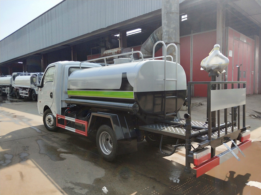 廠區(qū)用小型灑水車多少錢-多功能灑水車價格-程力灑水車生產(chǎn)廠家 廠區(qū)用小型灑水車多少錢-多功能灑水車價格-程力灑水車生產(chǎn)廠家