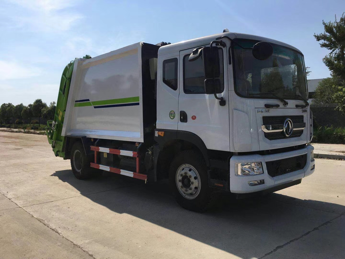 東風(fēng)D9高端壓縮式垃圾車(chē)-東風(fēng)壓縮式垃圾車(chē)價(jià)格報(bào)價(jià)-湖北程力 東風(fēng)D9高端壓縮式垃圾車(chē)-東風(fēng)壓縮式垃圾車(chē)價(jià)格報(bào)價(jià)-湖北程力