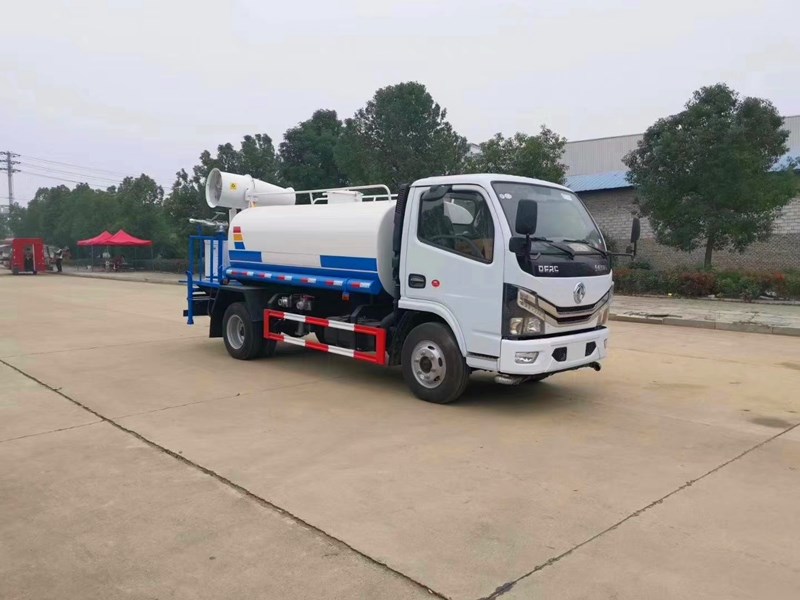 程力灑水車廠家選購(gòu)一款好的環(huán)衛(wèi)灑水車除了關(guān)注灑水車價(jià)格外 還需要注意哪些事項(xiàng) 程力灑水車廠家選購(gòu)一款好的環(huán)衛(wèi)灑水車除了關(guān)注灑水車價(jià)格外 還需要注意哪些事項(xiàng)