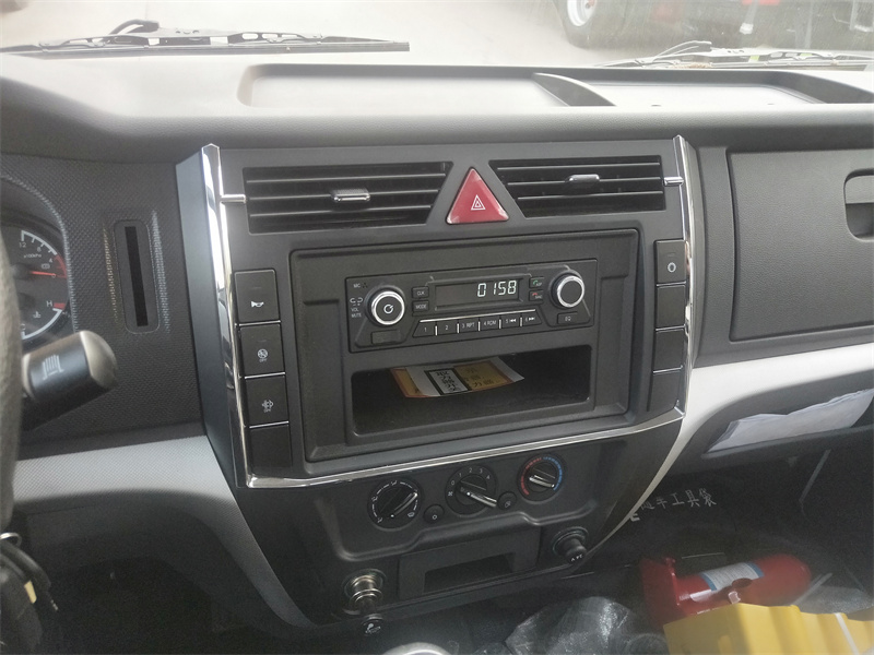 5方灑水車(chē) 5方灑水車(chē)