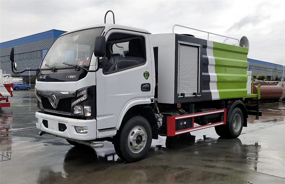 東風(fēng)小多利卡5方霧炮車-灑水車用于工廠灑水降塵 東風(fēng)小多利卡5方霧炮車-灑水車用于工廠灑水降塵
