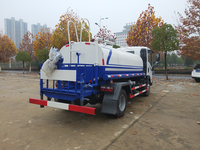城市用的灑水車多少錢一臺(tái)-城市用的灑水車多少錢-湖北程力 城市用的灑水車多少錢一臺(tái)-城市用的灑水車多少錢-湖北程力