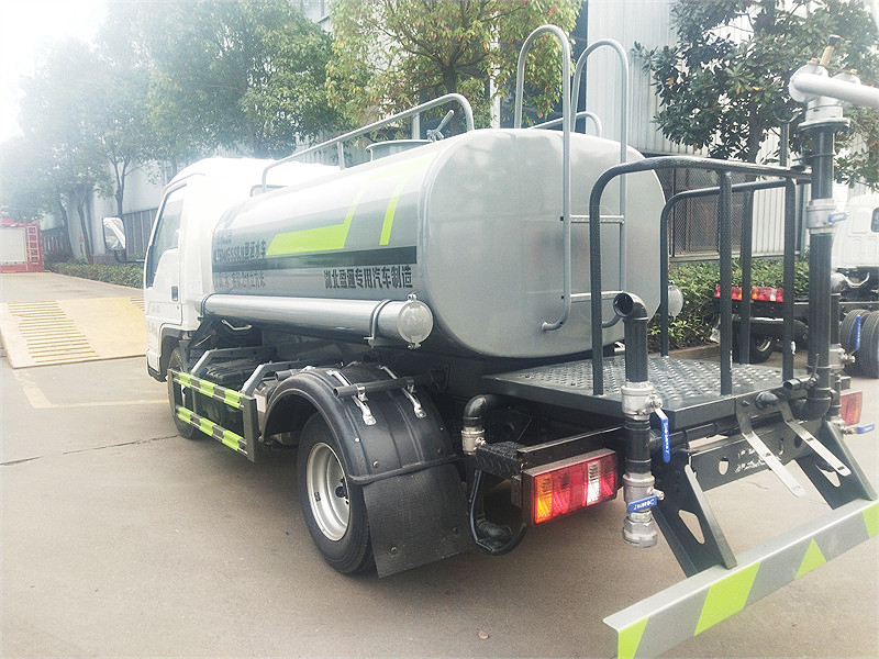 小型灑水車(chē) 小型灑水車(chē)