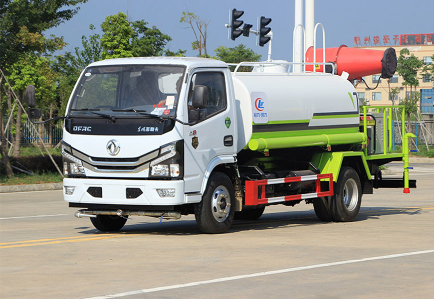 國(guó)六小多利卡5噸綠化噴灑車(chē)